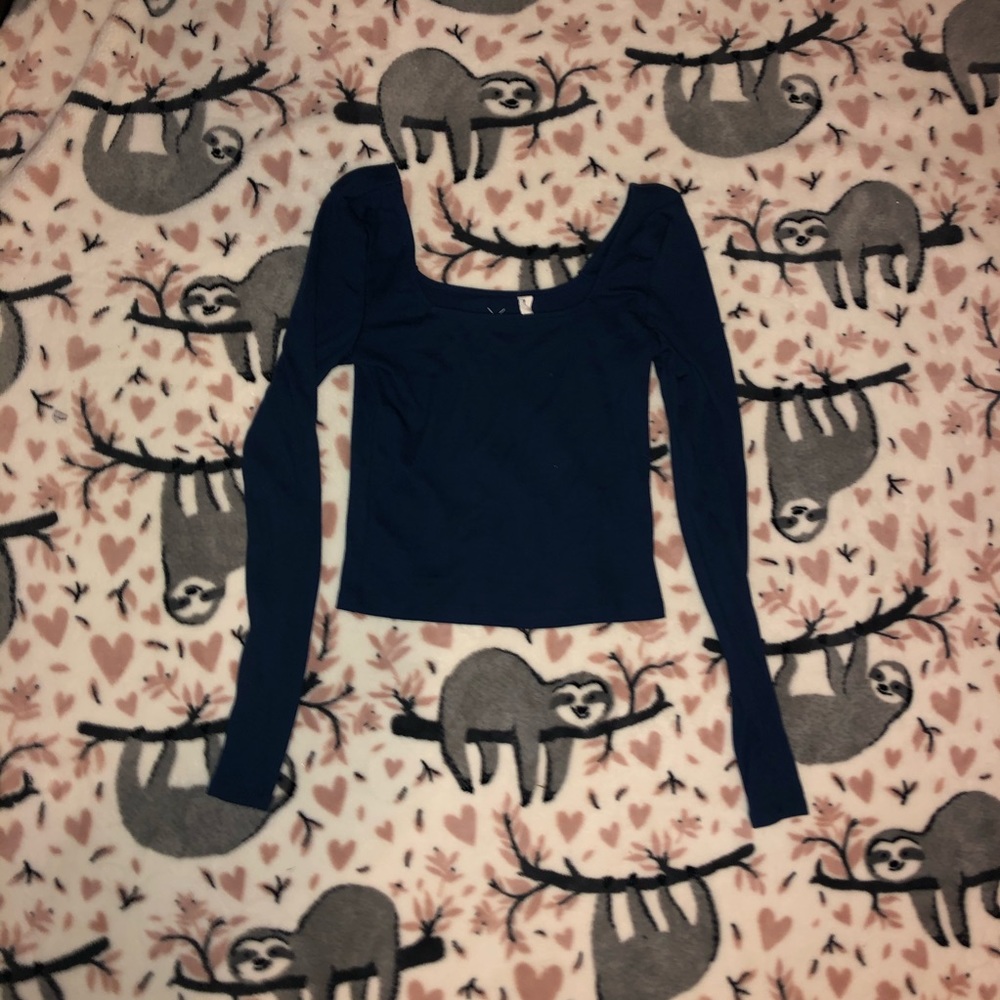 Scoop neck crop top